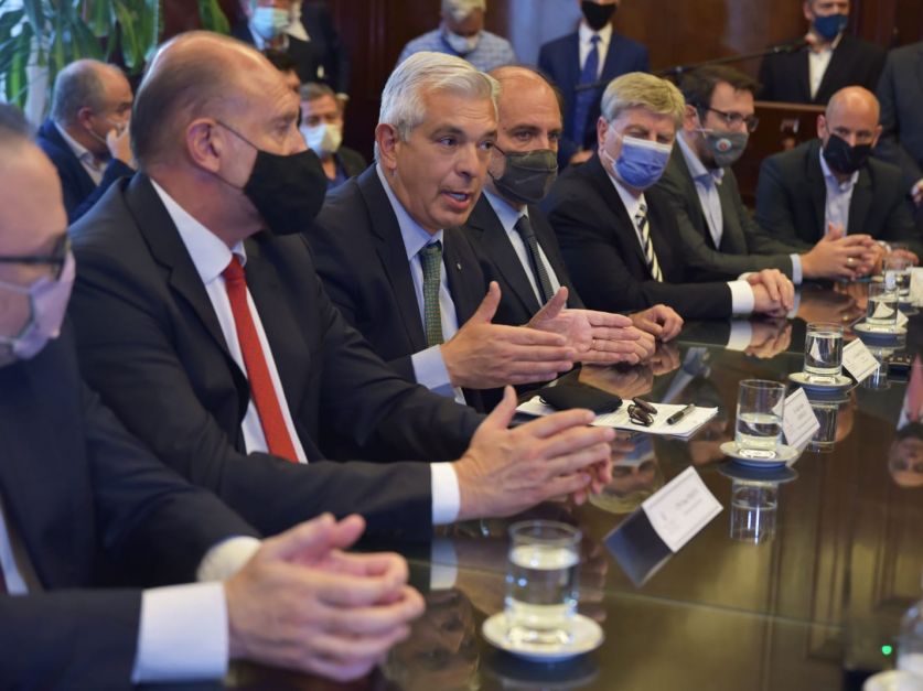 Lanzan créditos para sector cárnico y lechero por $100.000 millones