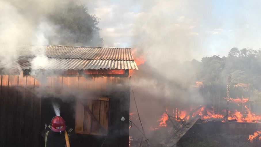 Asisten con $200 millones a productores correntinos afectados por incendios