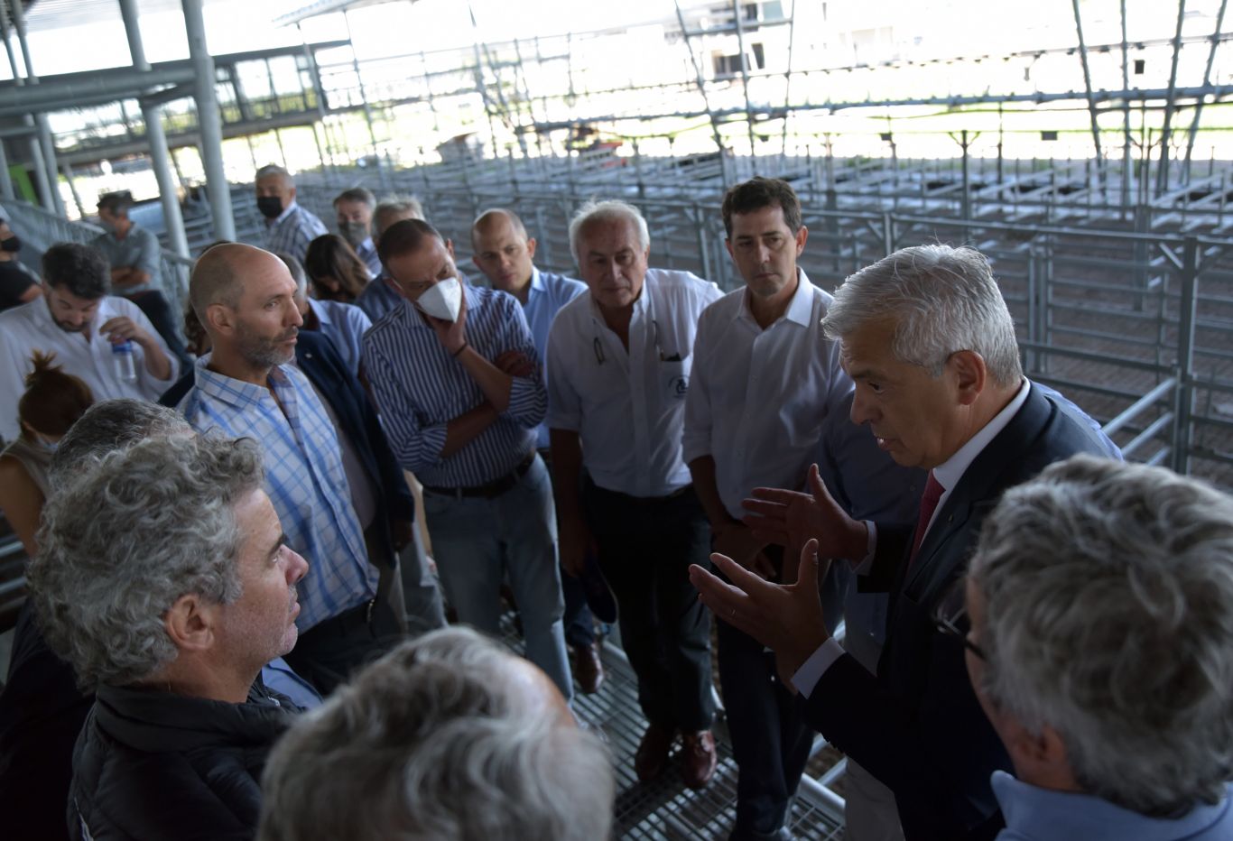 Domínguez visitó las instalaciones del nuevo Mercado Ganadero de Cañuelas