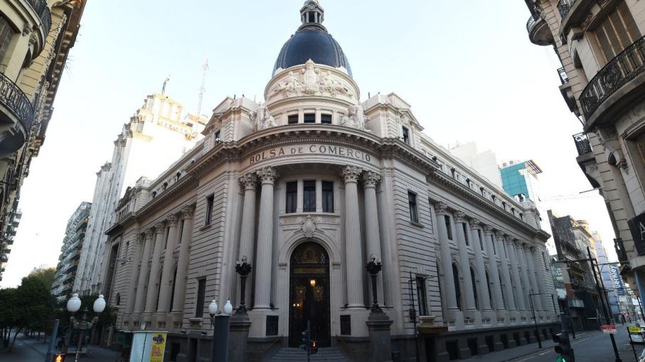 La Bolsa de Comercio de Rosario expresa su rechazo al cierre de exportaciones de aceite y harina de soja
