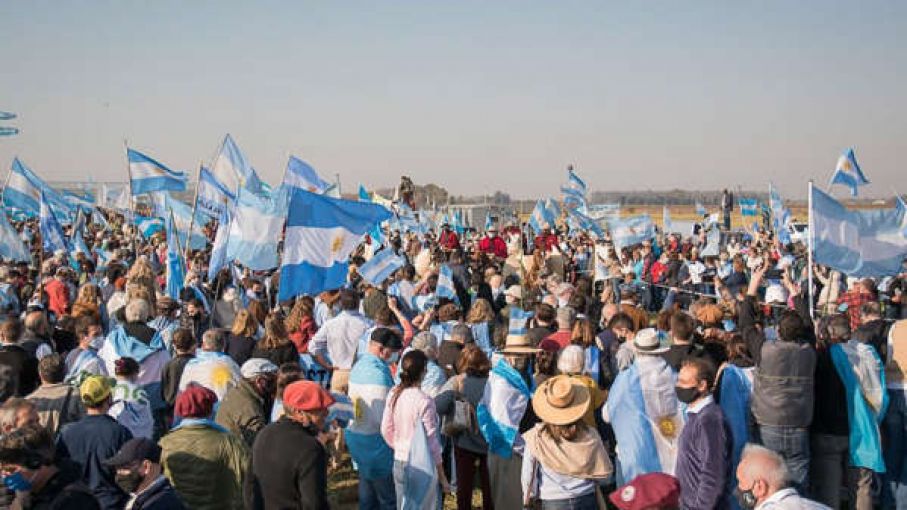 "No debemos tolerar un día más sin que se ajuste la política"