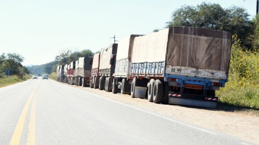 Se espera que ingresen 900 mil camiones con soja al Gran Rosario en la 2021/22