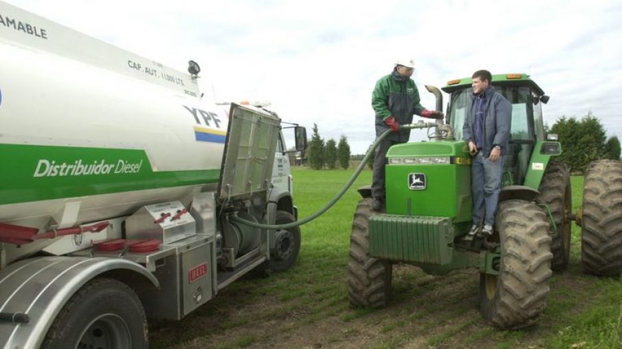 Se generaliza el "semáforo rojo" para que el transporte de cargas acceda al gasoil