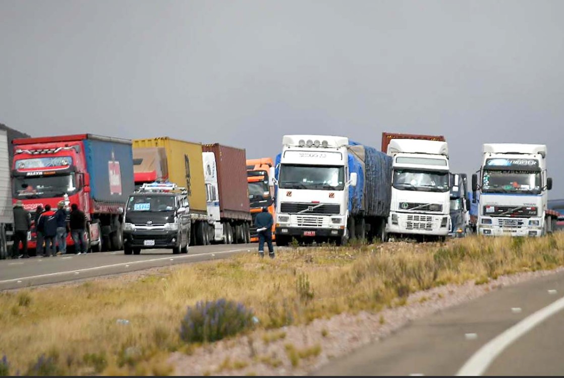 El paro de transportistas se agrava y afecta las exportaciones de granos