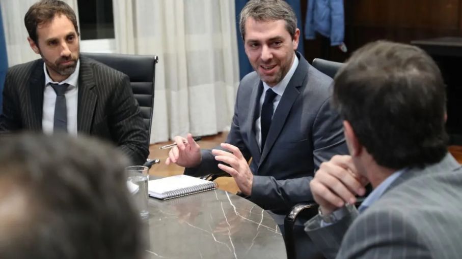 Hang renunció a la Secretaría de Comercio Interior