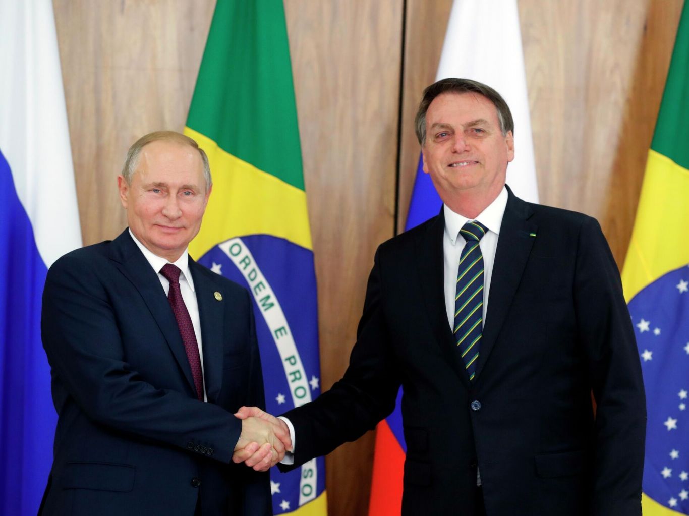 Putin habla con Bolsonaro sobre suministro de fertilizantes y seguridad alimentaria