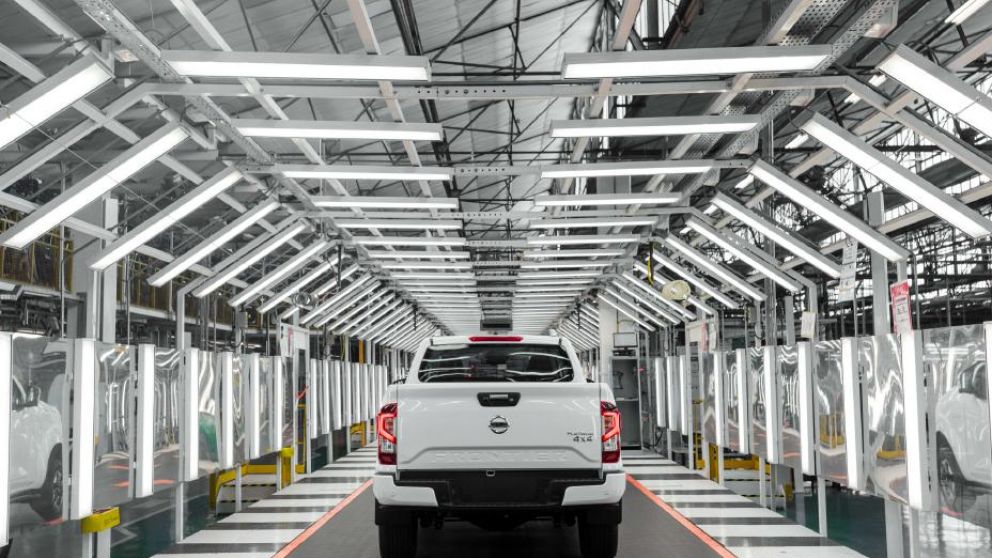  Nissan inicia el segundo turno de produccin en Fbrica Santa Isabel