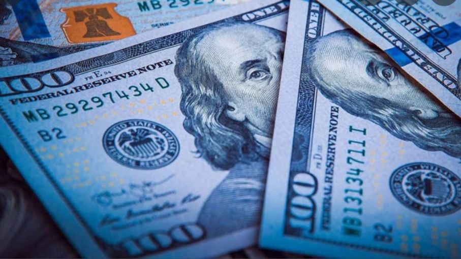 Por la escalada del dólar blue, se disparan los precios en autoservicios y almacenes