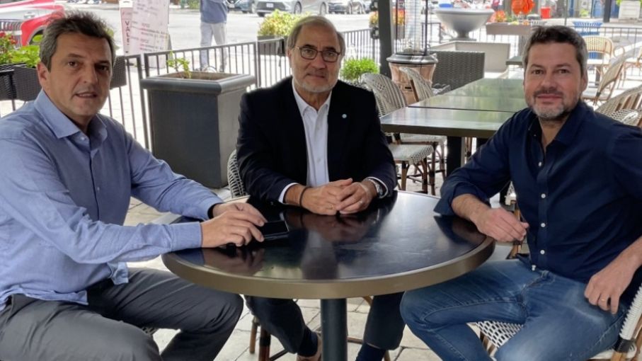 Massa inicia la jornada con empresarios y funcionarios en su visita oficial a Estados Unidos