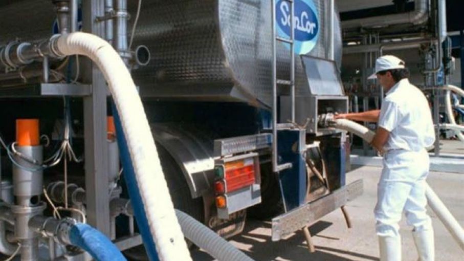 Atilra hará mañana un paro en SanCor por 24 horas y hay temor que el conflicto se extienda a todo el sector lácteo