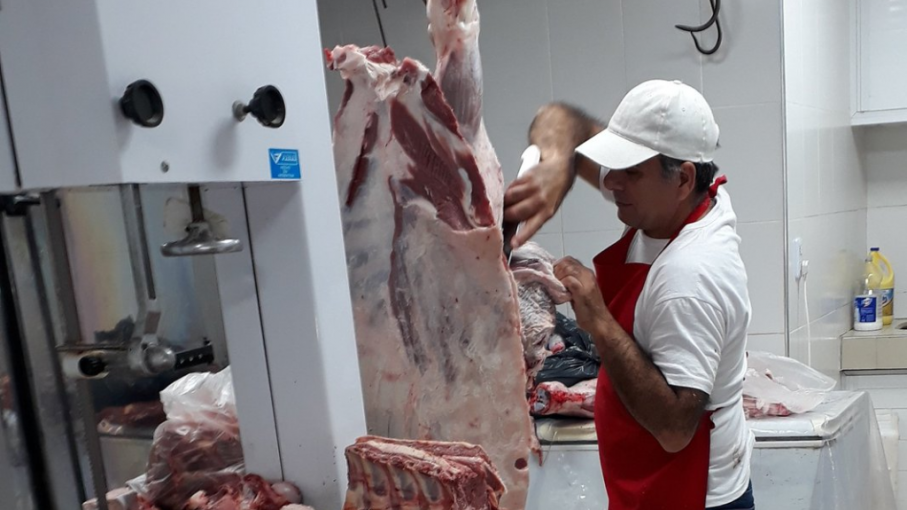 Disponen requisitos para el troceo de carne vacuna que comenzará a regir el 1 noviembre