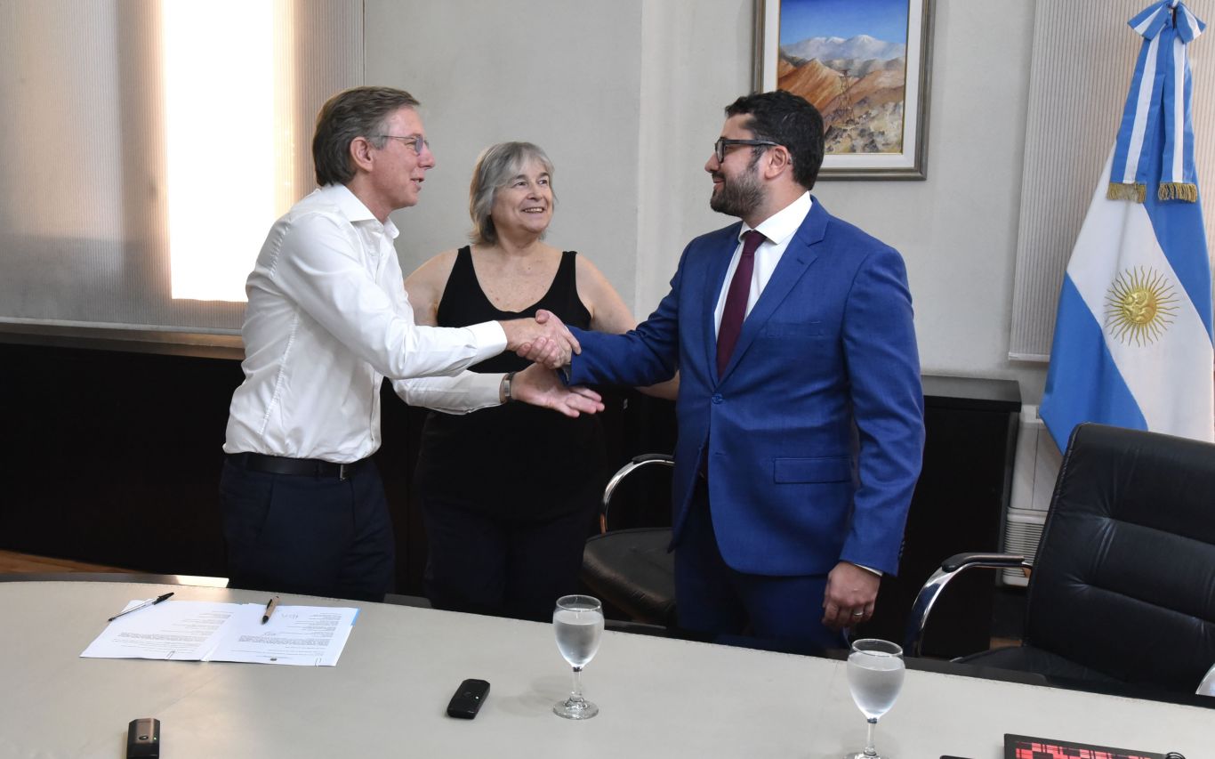 Acuerdos con Brasil: Argentina exportará pistachos y sumará genética porcina