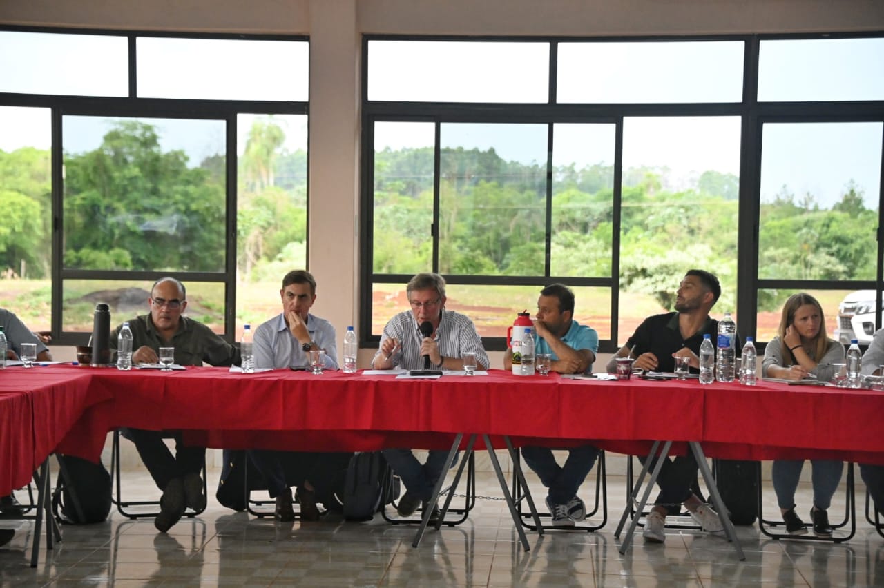 Agricultura y tabacaleros avanzan en una agenda de temas prioritarios para la actividad