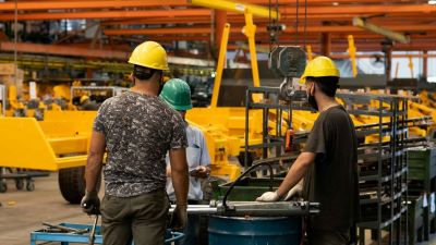 La venta de maquinaría agrícola se disparó 125,6% en abril y alcanzó el mejor registro del mes en cinco años