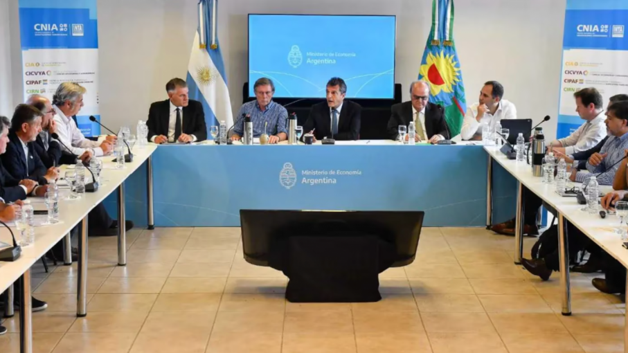 Massa le prometió a la Mesa de Enlace un paquete de medidas por la sequía