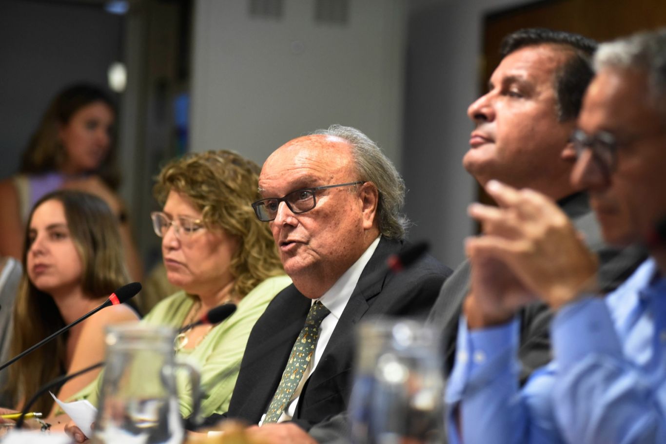 De Mendiguren se cruzó con con un diputado del PRO que defiende al campo: "No tenés cabeza"