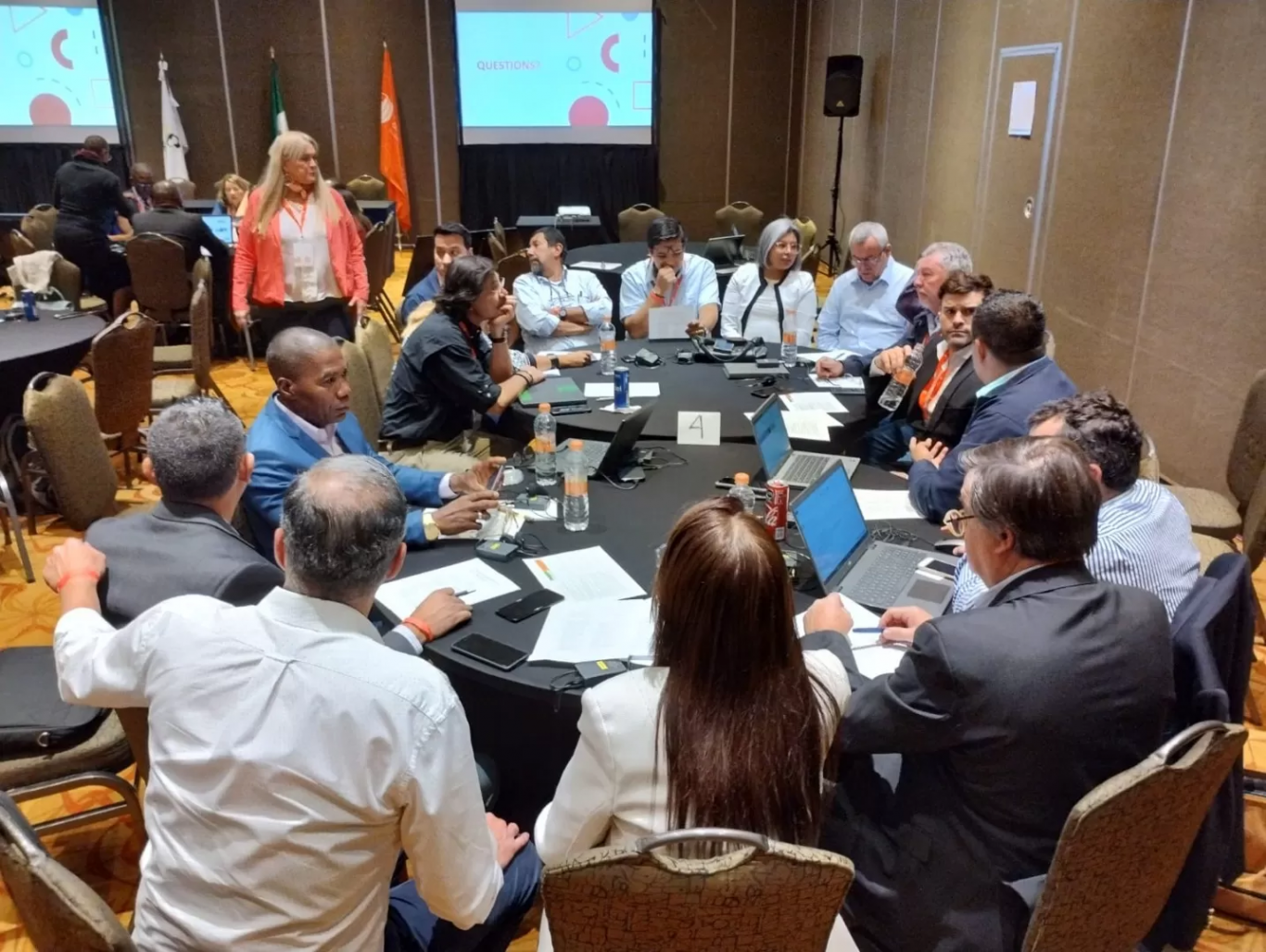 Argentina en la reunión del grupo permanente de expertos de influenza aviar de la OMSA
