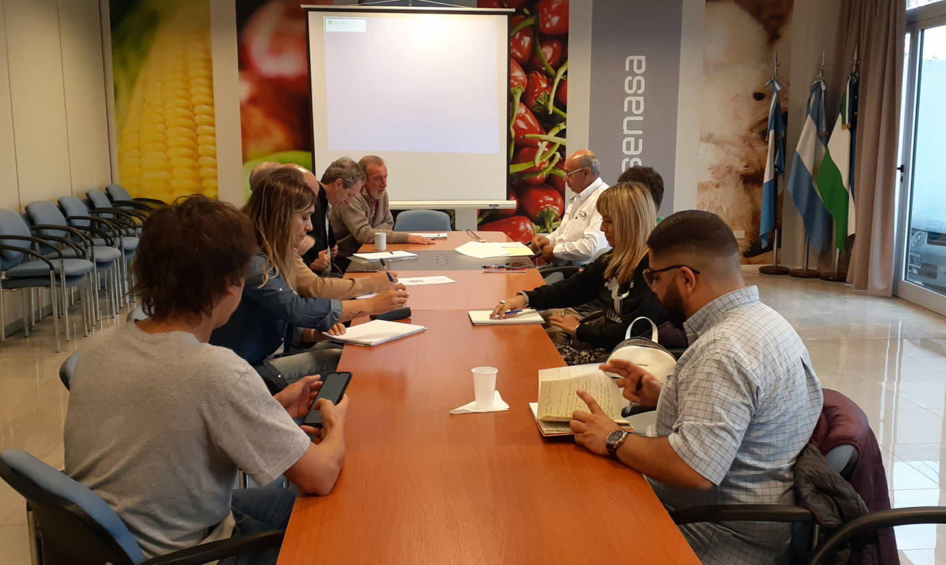 Se busca fortalecer el Programa de Mosca de los frutos en la Región Patagonia