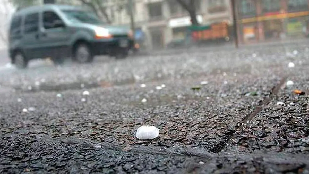 Alerta por lluvias y granizo en Buenos Aires y 3 provincias más: cuándo llegan