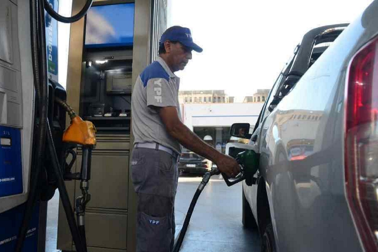 $22.000 cuesta llenar el tanque de una Pickup en CABA