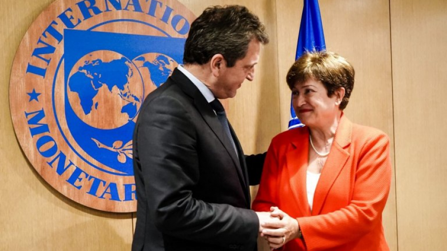 Cuándo es el próximo pago al FMI y cómo sigue la negociación