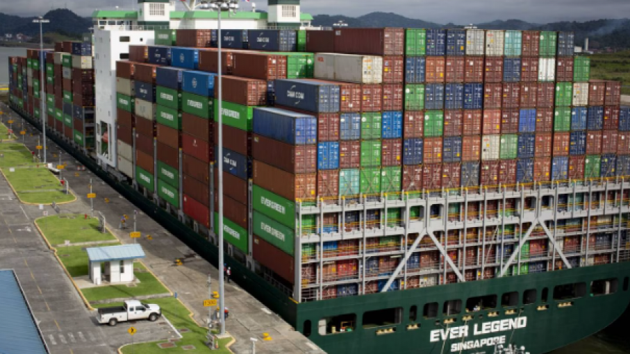 Canal de Panamá impone restricciones al transporte marítimo por sequía