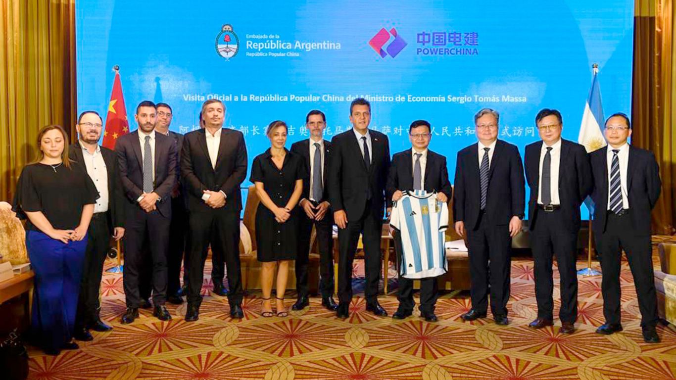 Ministro de Economía anuncia financiamiento de más de u$s1.000 millones desde China