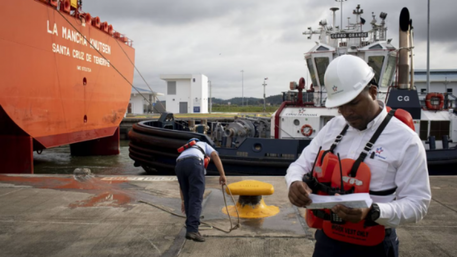 Reducción drástica: Canal de Panamá limitará los tránsitos diarios a un máximo de 28 embarcaciones