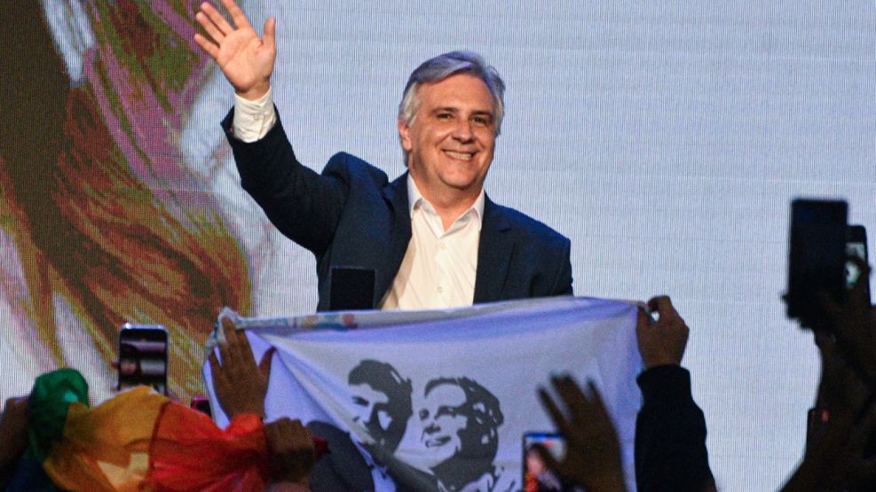 Martín Llaryora arrasa en las elecciones y promete una revolución agropecuaria en Córdoba