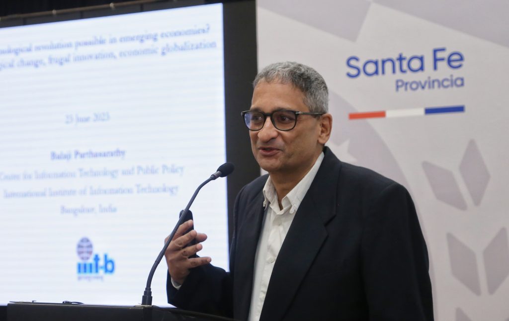 Aprendiendo de India: Inteligencia artificial e innovación impulsan la relación comercial con Santa Fe