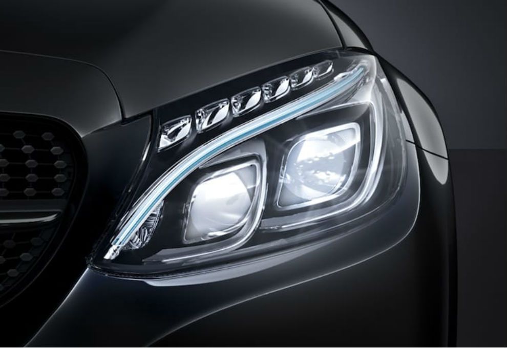 Nueva legislación para evitar multas injustas por el uso de luces en los autos