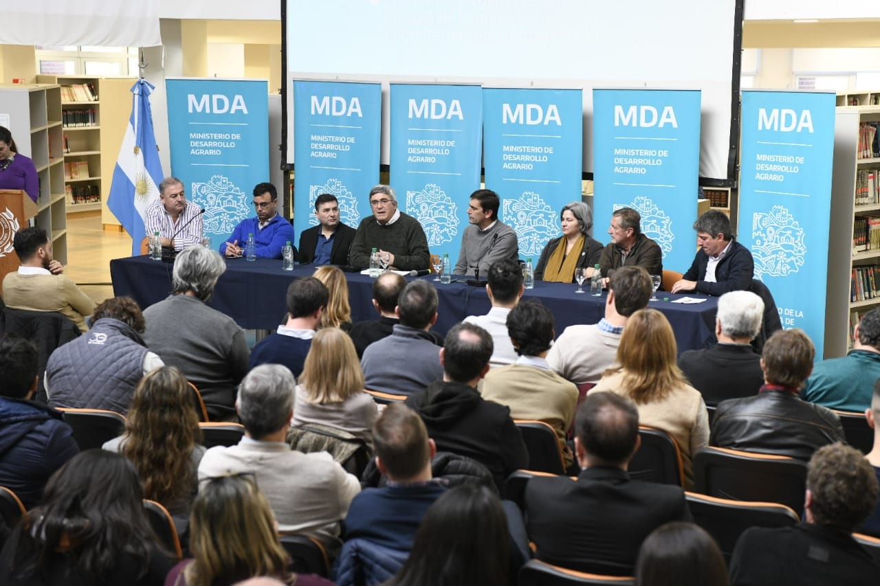 "Las cooperativas son las promotoras del desarrollo local", sostuvo Laucirica en Tandil