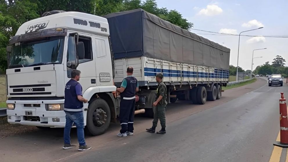 La AFIP secuestr 80.000 litros de combustible que iban a ser contrabandeados a Paraguay