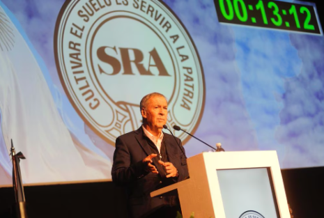 Juan Schiaretti en Expo Rural: Promete eliminar retenciones al agro y critica las políticas de Sergio Massa