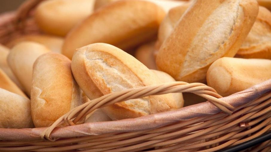 El pan aumenta un 25% y supera los $1.000