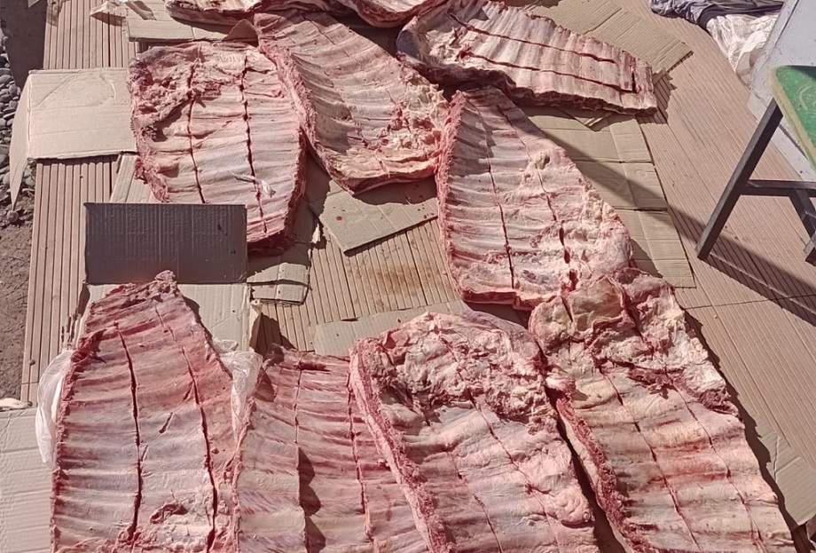 En resguardo de la salud pública se decomisó carne bovina transportada sin cadena de frío