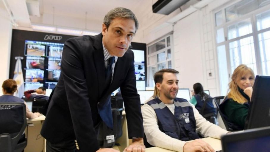 Michel sobre las importaciones: "Argentina no cuenta hoy con las reservas para que las empresas sigan acumulando stock"