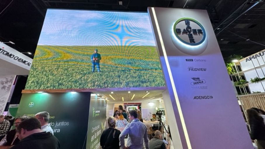 Bayer Revoluciona la Agricultura con su Programa PRO Carbono en el Congreso AAPRESID 2023