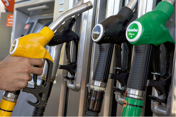 A partir del viernes aumentan las naftas por la actualización del impuesto a los combustibles
