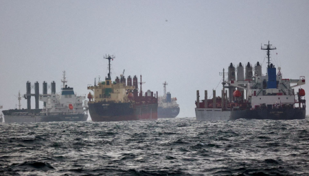 Nuevo conflicto en el Mar Negro: Ucrania frena el tránsito de granos por temor a ataques rusos