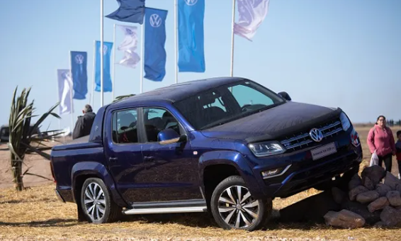 Descenso en el patentamiento de autos en Noviembre con competencia acelerada entre Volkswagen y Toyota por las Pick Ups