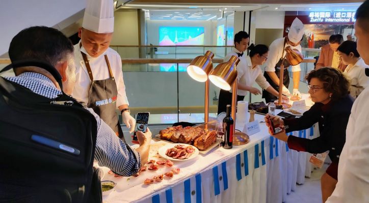 CIIE 2023: multitud de visitantes y "Noche de Argentina" en Shanghái