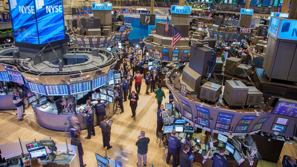 Euforia en Wall Street tras victoria de Milei: Impulso notable en acciones y bonos de empresas Argentinas