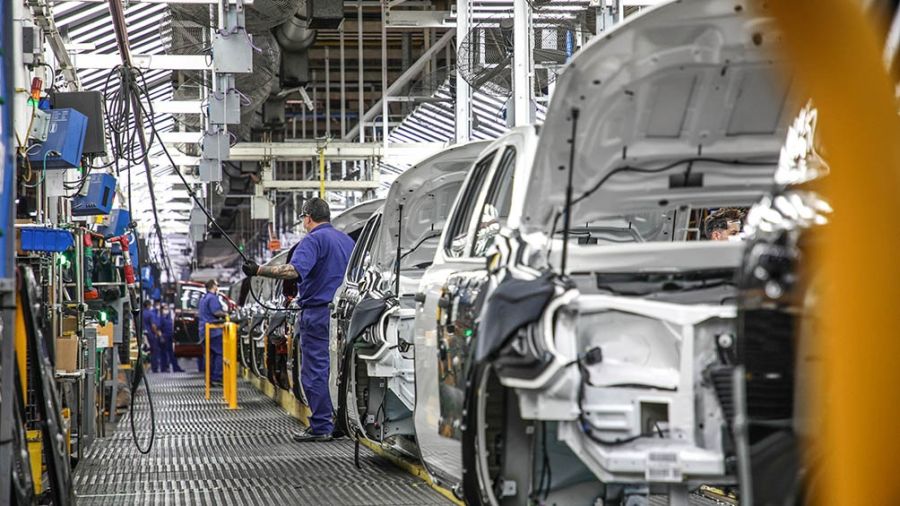 Menos producción y más presión: la industria automotriz retrocede en marzo y reclama alivio fiscal