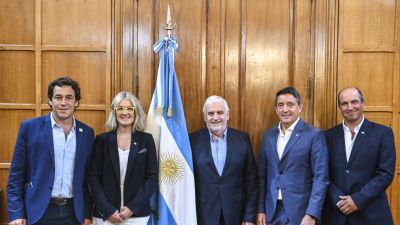 Vilella recibe a nuevas autoridades del INTA: Juan Cruz Molina y Pilu Giraudo