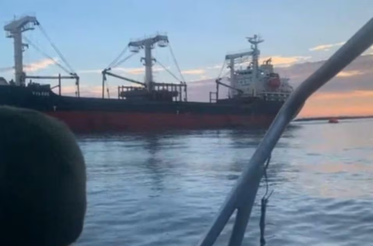 Incidente en el Mar Negro: Granelero Choca contra una mina Rusa, dos heridos