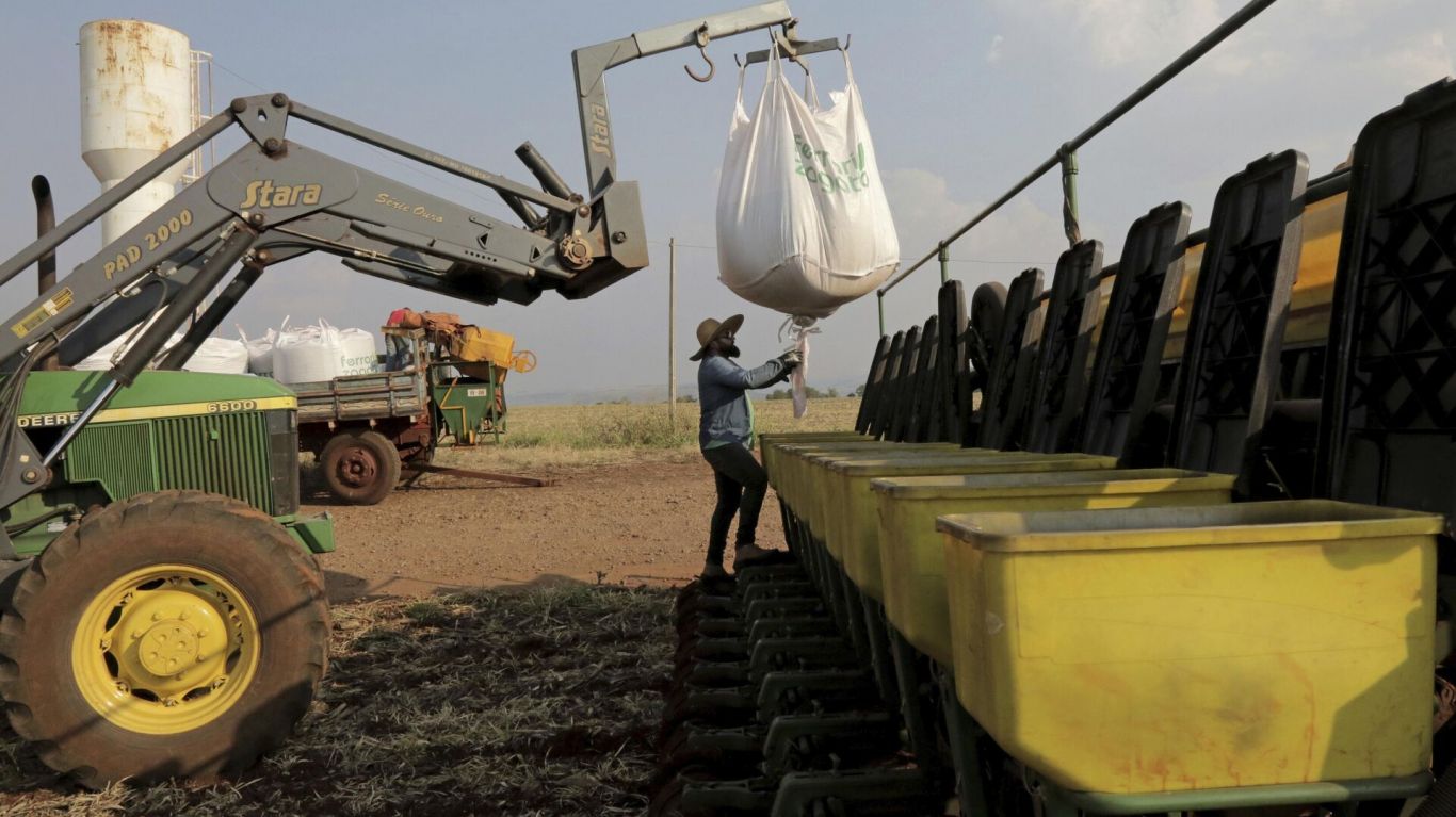 Nueva Ley de pesticidas en Brasil genera controversia