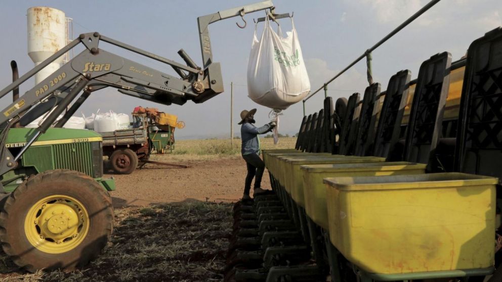 Nueva Ley de pesticidas en Brasil genera controversia