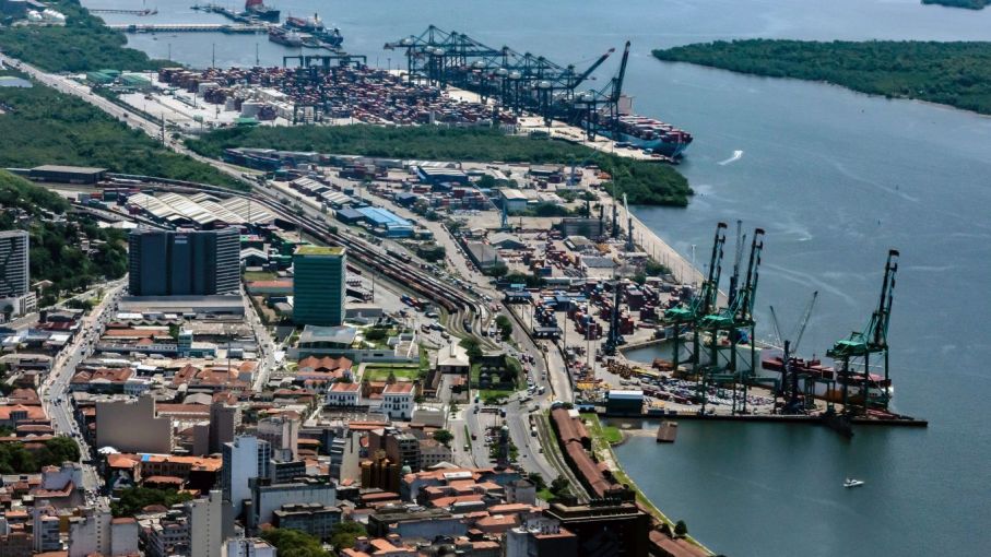 Brasil supera a EEUU. como principal proveedor de Soja y Maíz a China
