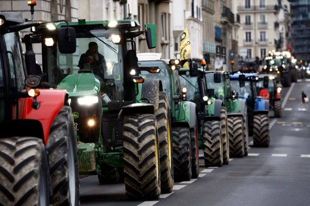 Productores Agropecuarios franceses en pie de guerra: Bloqueos y protestas sacuden el país